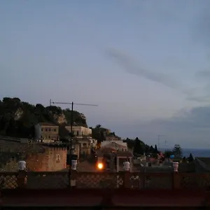 appartamento-odeon.taorminaitalyhotels.com/